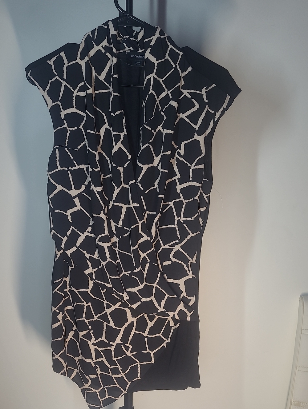 le chateau Black & Cream Abstract Cap-Sleeve Wrap Dress